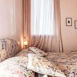 Apartment Palazzo San Marco: Historic With Lift, Venice