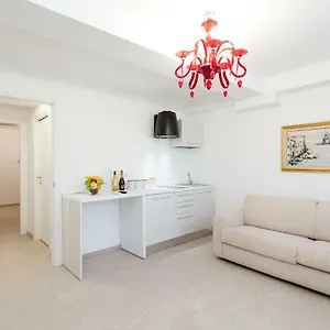 Prince Apartments Апартаменты