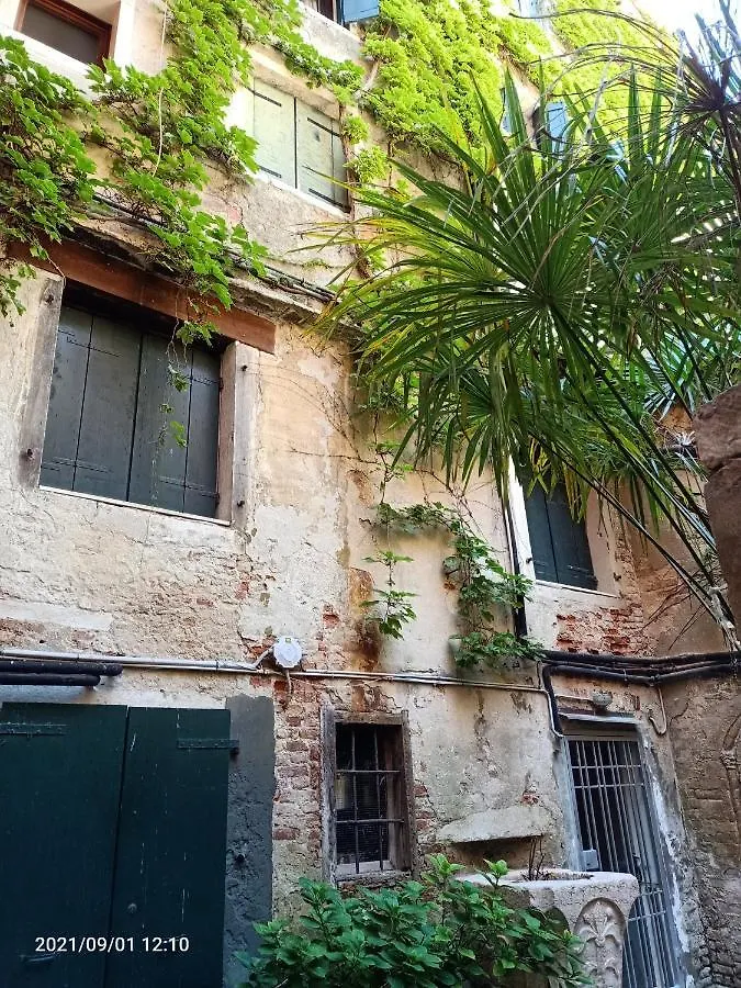Ca' Dario 0*, Venice Italy